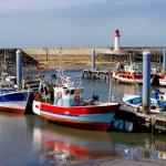 sur-cette-ile-francaise-decouvrez-cet-ancien-village-de-pecheurs-qui-attire-de-plus-en-plus-de-touristes-chaque-annee