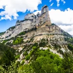 sur-les-hauteurs-de-lardeche-decouvrez-la-beaute-et-lhistoire-de-ce-village-medieval-aujourdhui-abandonne