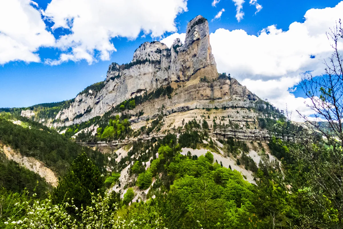 Sur les hauteurs de l&rsquo;Ardèche, découvrez la beauté et l&rsquo;histoire de ce village médiéval aujourd&rsquo;hui abandonné