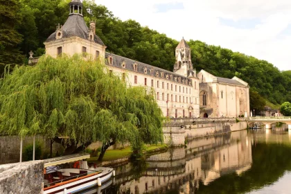 surnomme-la-venise-verte-du-perigord-ce-village-est-unique-en-son-genre-voici-pourquoi