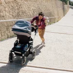 voyager-avec-une-poussette-de-bebe-voici-comment-reussir-votre-sejour-dans-les-meilleures-conditions-qui-soient