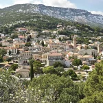 Ce-joyau-corse-perche-entre-mer-et-montagne-est-parfait-pour-profiter-du-soleil-hivernal-Pigna