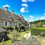 Ce village pittoresque de Haute-Loire, entouré de paysages volcaniques, est idéal pour une vie paisible et proche de la nature : Lavaudieu