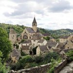 Étape incontournable vers Compostelle, ce plus beau village de France va vous émerveiller : Conques