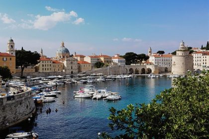 On dirait Rome mais c'est bien moins cher... Et il y a la mer en plus ! : Pula