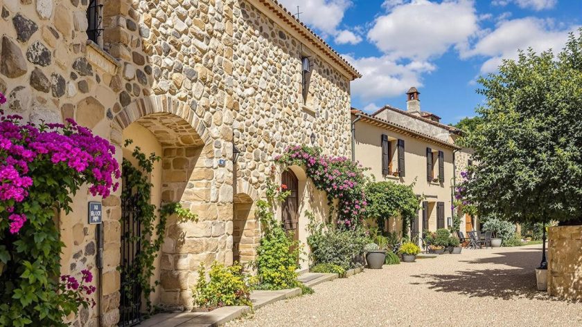 Perché au cœur du parc naturel du Haut-Languedoc, ce village classé plus beaux de France est une véritable pépite occitane ! : Olargues