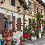 Plus authentique que Gap, ce village des Hautes-Alpes révèle un charme singulier et intemporel : Saint-Véran