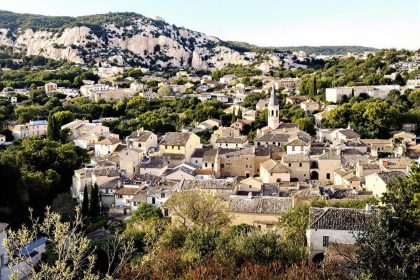 Située à seulement 1h de Montpellier, cette destination de caractère est parfaite pour une virée hivernale ! : Saint-Guilhem-le-Désert
