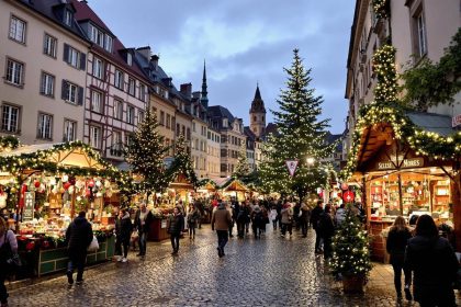 Strasbourg, la capitale de Noël, abrite l’un des marchés les plus gigantesques d’Europe