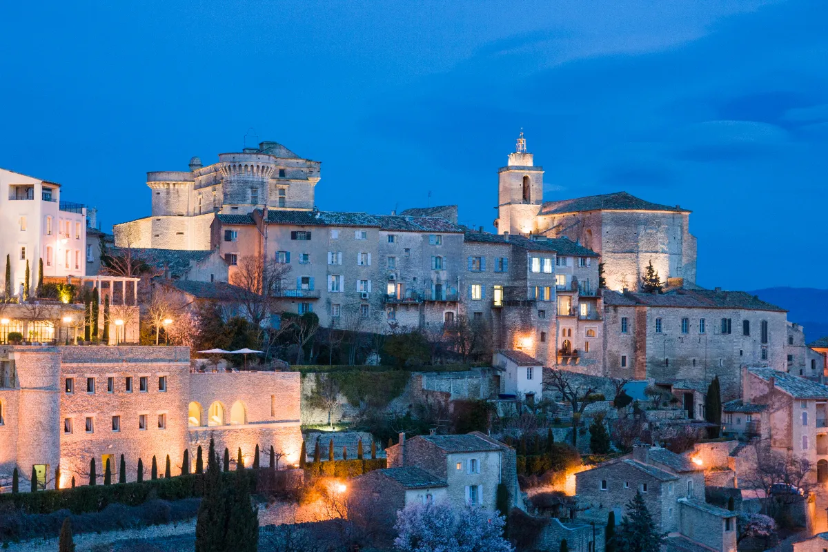 Ce petit village est considéré comme le plus beau du monde et il se situe en France : voici où visiter cette perle rare !