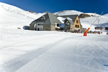cette-station-de-ski-allie-charme-et-calme-a-la-perfection-decouvrez-ce-village-incroyable-dans-les-pyrenees