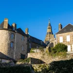 faites-un-voyage-au-moyen-age-en-decouvrant-cette-cite-medievale-encore-en-parfait-etat-au-coeur-de-la-normandie