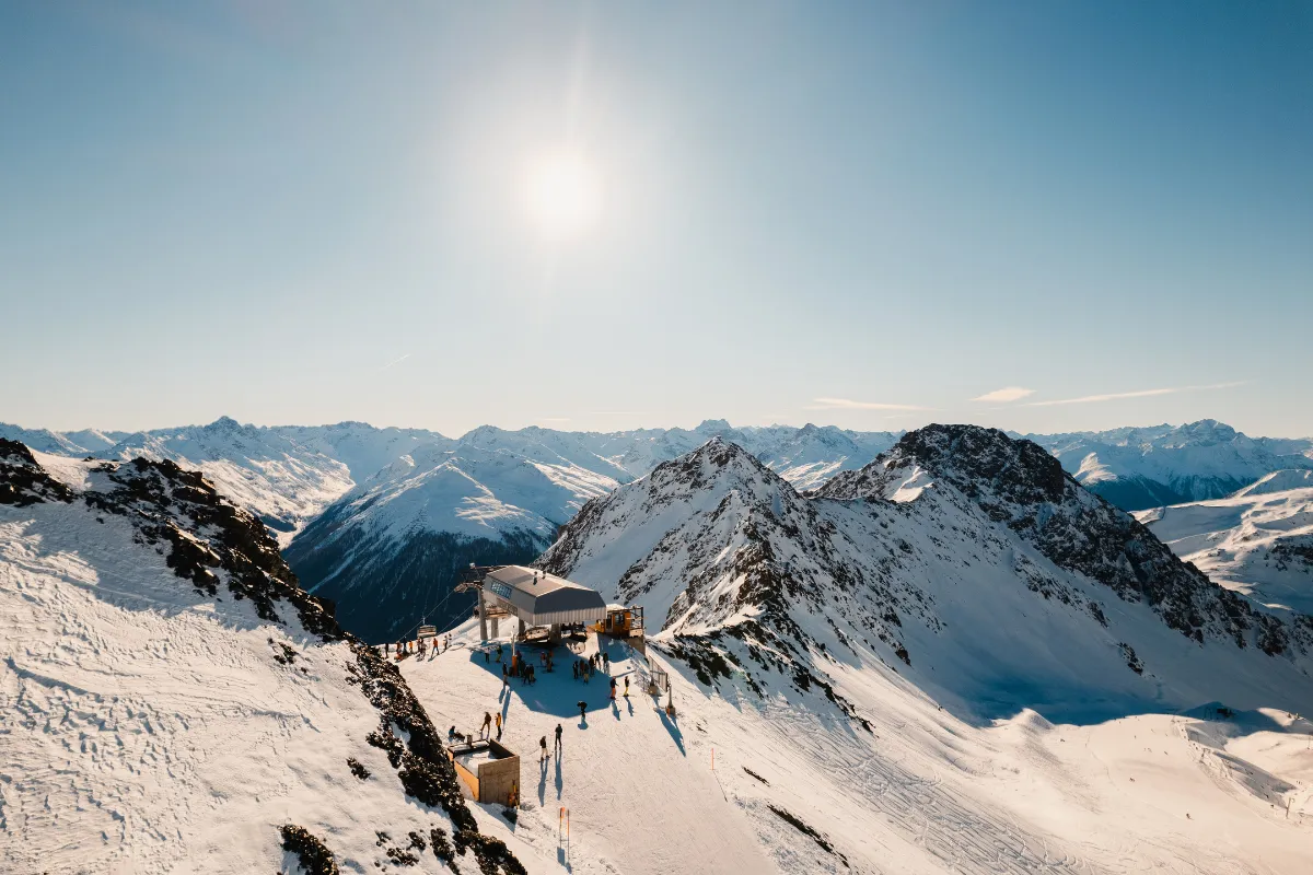 Partir à la montagne en étant débutant : voici comment trouver la station de ski idéale pour commencer !