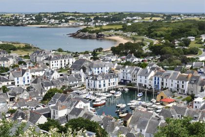 Bijou de Bretagne, ce village de pêcheurs possède un charme irrésistible : Saint-Suliac