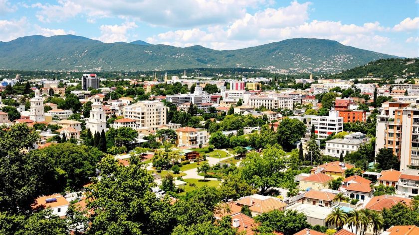 Cette destination estivale abordable et peu connue cartonne déjà - une hausse de 144% de recherches constatée : Tirana