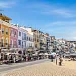 Cette ville méconnue d'Espagne aux façades colorées est en passe de devenir la destination phare en 2025 : Gijón