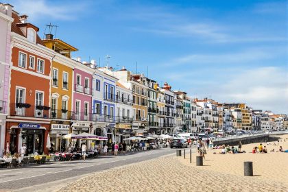 Cette ville méconnue d'Espagne aux façades colorées est en passe de devenir la destination phare en 2025 : Gijón
