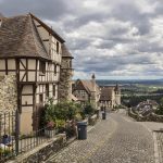 Classé parmi les plus beaux villages de France, ce joyau du Tarn offre un voyage hors du temps avec ses maisons à colombages et sa vue imprenable ! : Cordes-sur-Ciel