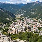 Classée par l’UNESCO, cette cité médiévale fortifié domine trois vallées des Pyrénées et vous ramène mille ans en arrière : Villefranche