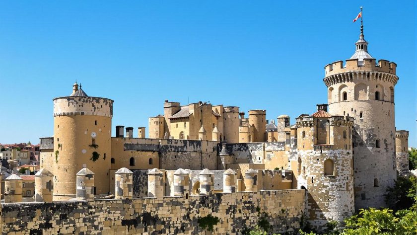 La cité fortifiée la mieux préservée de France : un incontournable pour les passionnés d’histoire et de patrimoine : Aigues-Mortes