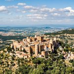 Perché à 1 097 mètres, Bargème ouvre une vue panoramique sur la Provence