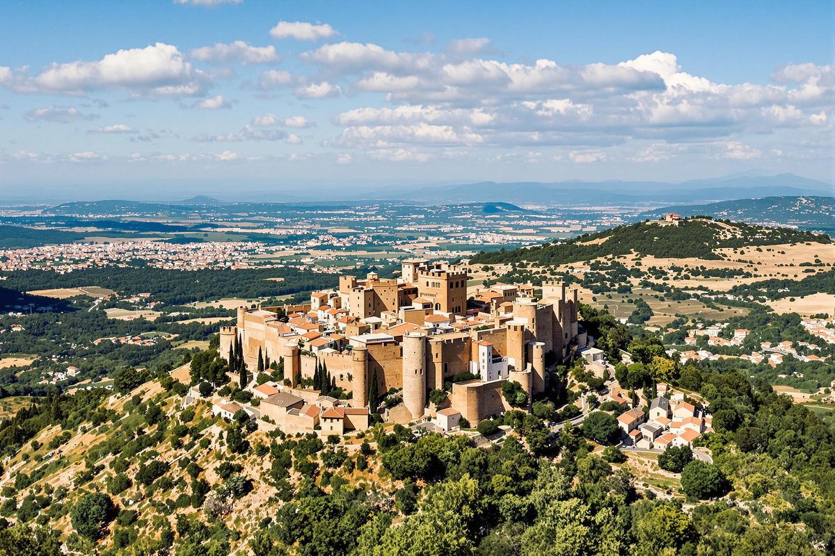 Ce village offre un panorama époustouflant et une immersion médiévale au cœur de la Provence : découvrez lequel