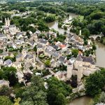 Voici pourquoi ce joyau médiéval niché dans les méandres de l’Allier est l’un des plus beaux village de France : Lavoûte-Chilhac