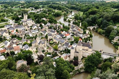 Voici pourquoi ce joyau médiéval niché dans les méandres de l'Allier est l'un des plus beaux village de France : Lavoûte-Chilhac