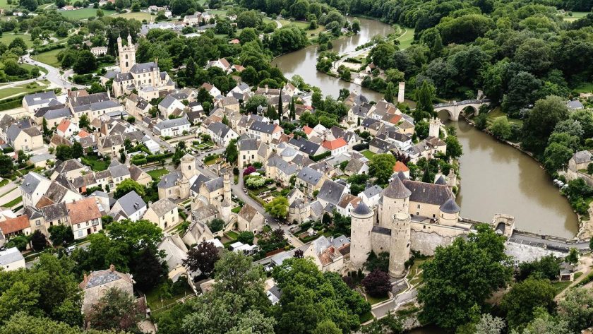 Voici pourquoi ce joyau médiéval niché dans les méandres de l’Allier est l’un des plus beaux village de France : Lavoûte-Chilhac