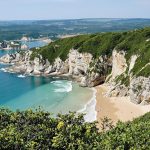 Au large du Morbihan, cette île est considérée comme la perle de l'Atlantique : Belle-Île-en-Mer
