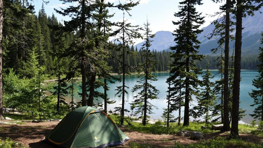 Camping sauvage : voici l’amende salée que vous risquez pour une simple tente mal placée !