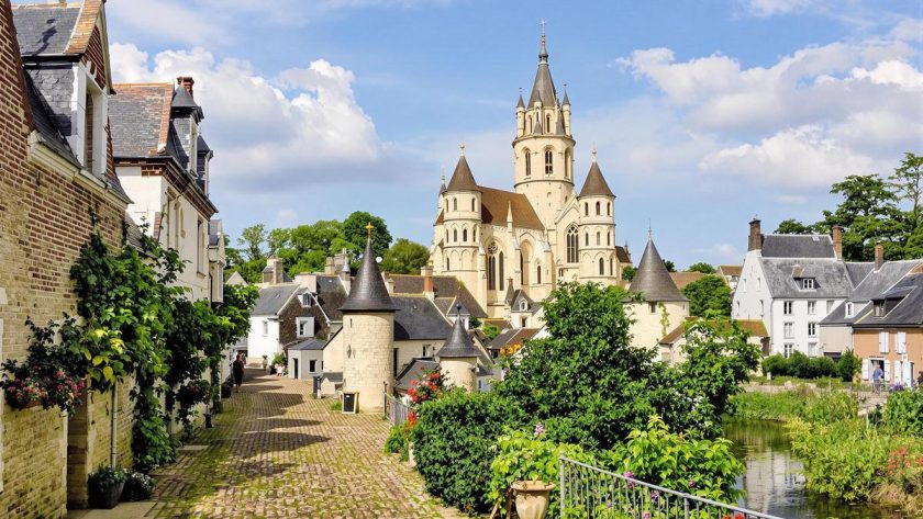 Ce village au cœur du Val de Loire semble tout droit sorti d'un conte médiéval, voyage dans le temps garanti ! : Candes-Saint-Martin