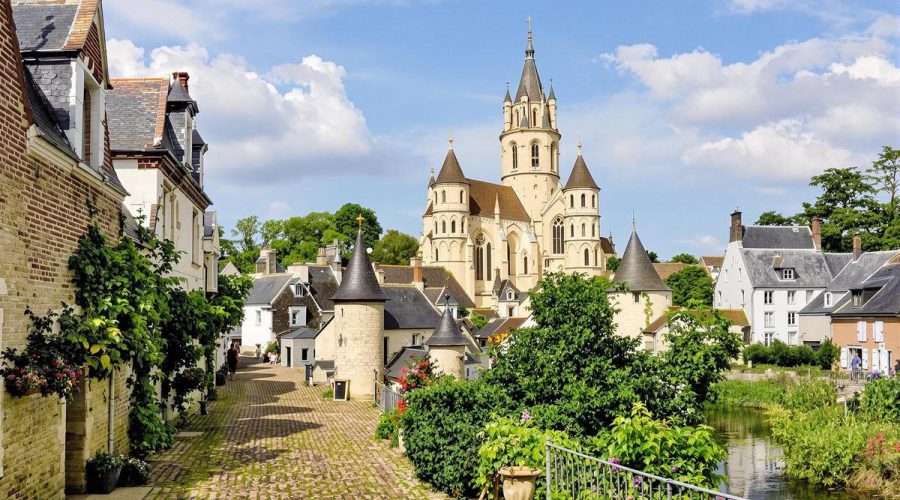 Ce village au cœur du Val de Loire semble tout droit sorti d'un conte médiéval, voyage dans le temps garanti ! : Candes-Saint-Martin