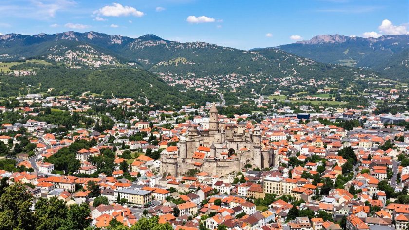 Célèbre pour ses fortifications, cette ancienne cité marchande est l'un des plus beaux villages de France : Villefranche-de-Conflent