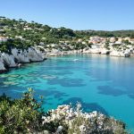 Moins visité que Cassis, ce village provençal enchante par ses criques secrètes et son authenticité : La Ciotat