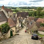 Niché entre Berry et Limousin, ce joyau méconnu de l'Indre est l'un des plus beaux villages de France : Saint-Benoît-du-Sault