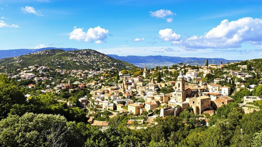 Perché sur sa montagne, ce village méconnu à quelques minutes de Nice est la perle secrète de la Côte d'Azur : Castellar