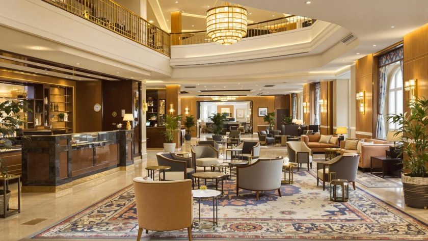 Quelle est la différence entre un hôtel 3 et 4 étoiles ?