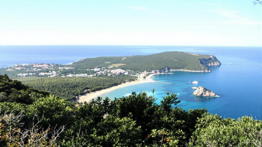 Sans voitures et sans pollution, cette île secrète au large de Toulon est un véritable sanctuaire naturel : île des Embiez
