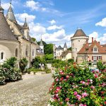 À 1h30 de Paris, ce village classé parmi les plus beaux de France est un havre de sérénité à visiter aux beaux jours ! : Provins