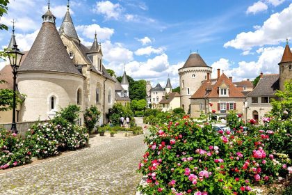 À 1h30 de Paris, ce village classé parmi les plus beaux de France est un havre de sérénité à visiter aux beaux jours ! : Provins