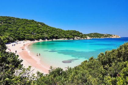 Eaux turquoise et sable rose, voici la plus belle plage d’Europe ! : Elafonissi