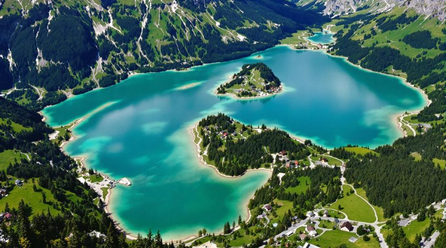 Un lac secret des Alpes où l’eau est d’une pureté exceptionnelle : lac de Montriond