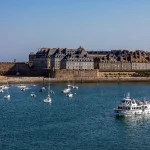 explorez-cette-cite-corsaire-incontournable-de-france-et-plongez-dans-sa-riche-histoire